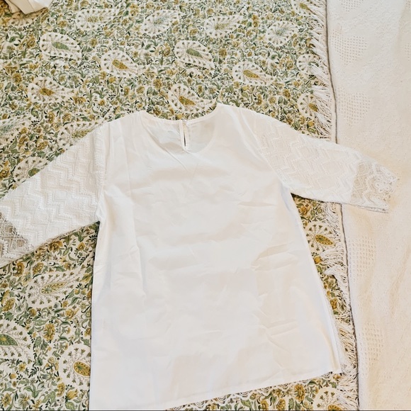 White lace chevron patterned blouse w/ back button - Picture 5 of 6